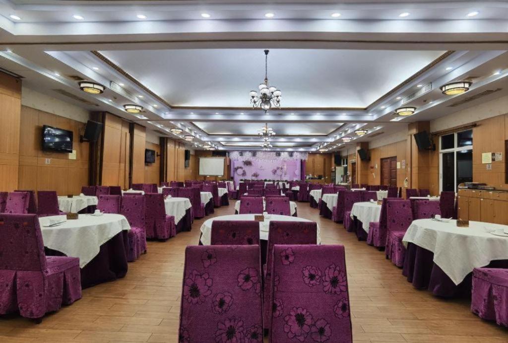 Royal Garden Hotel Гуанчжоу Экстерьер фото